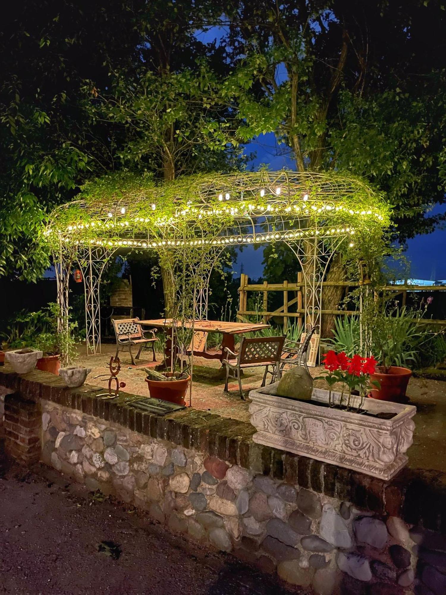 B&B La Cascina Di Alice Кастельони деле Стивиере Екстериор снимка