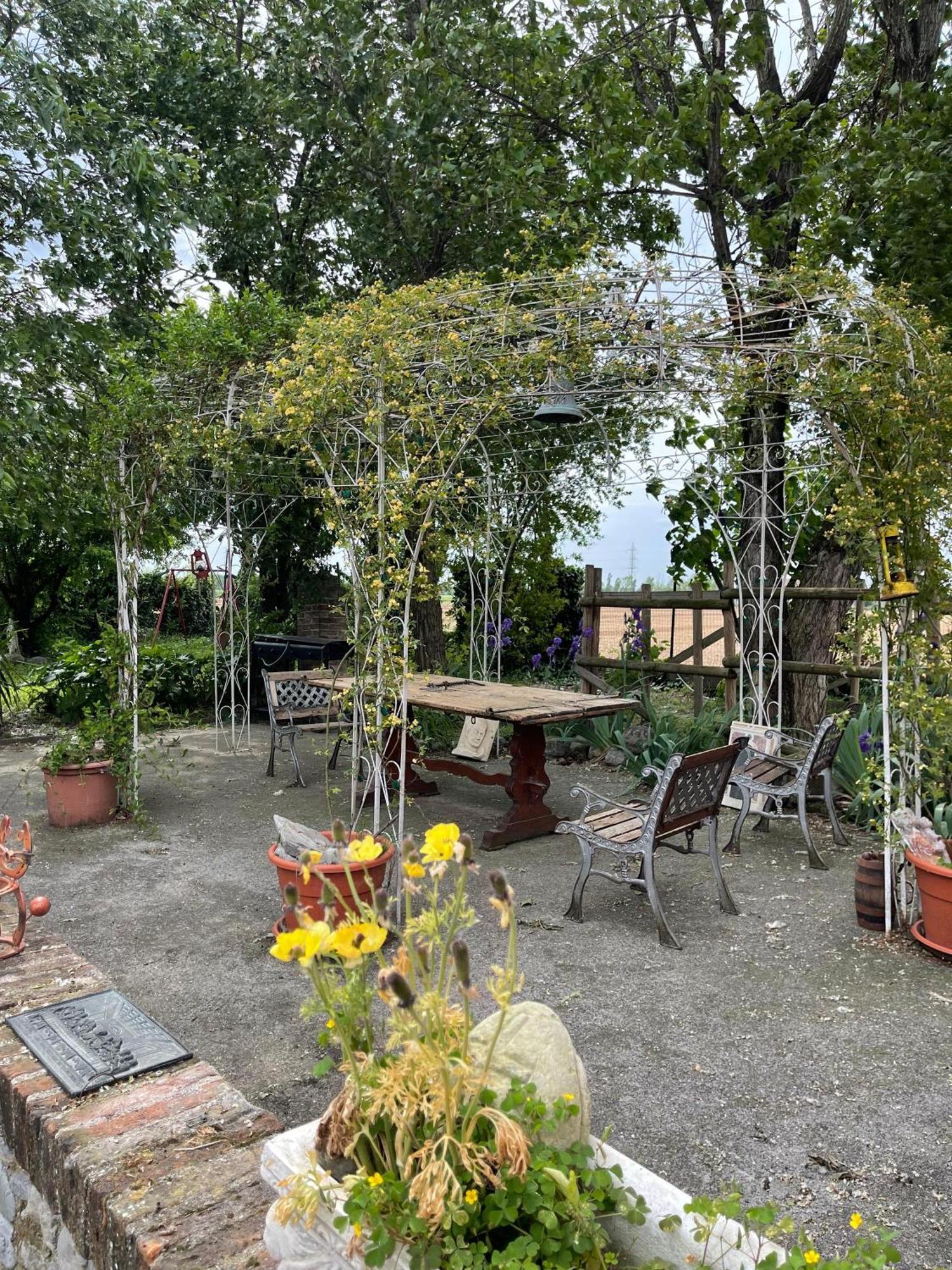 B&B La Cascina Di Alice Кастельони деле Стивиере Екстериор снимка